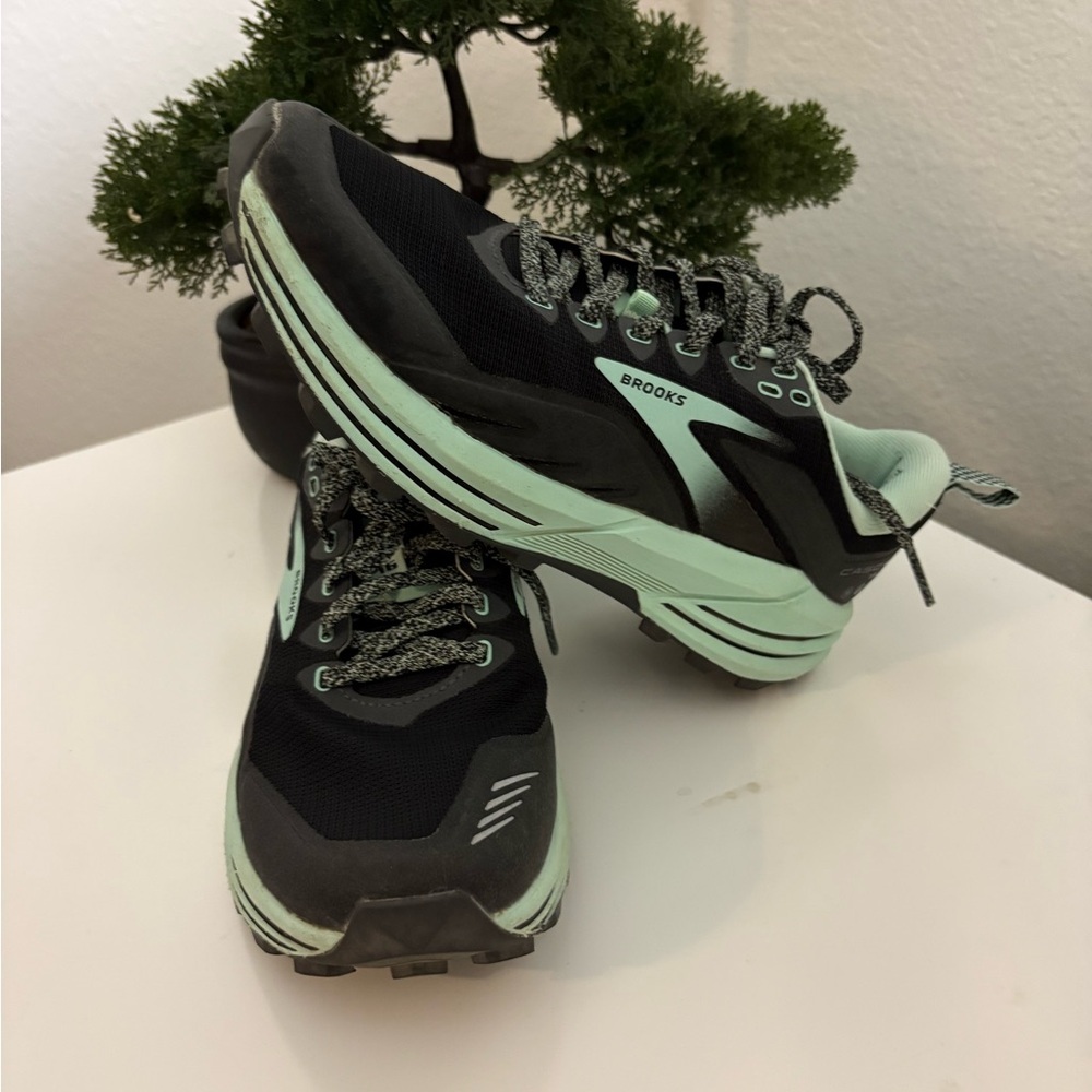 Brooks Black and Mint Athletic Shoes - Picture 6 of 9